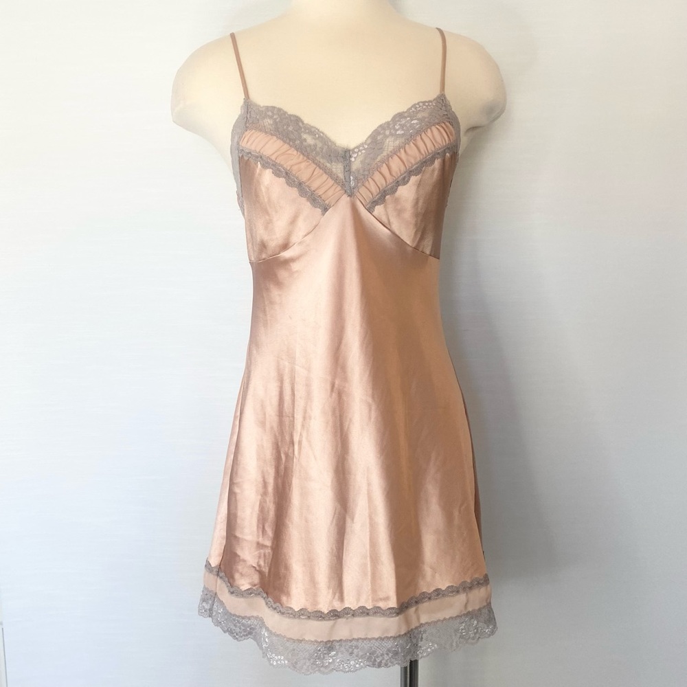 Y2K Victoria’s Secret Silky Satin Pale Pink Vintage Babydoll Chemise Slip Dress - Picture 5 of 8